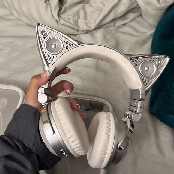 ariana grande limited addition brook stone cat headphones - Picture 3 of 4